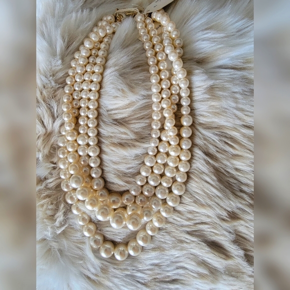 Vintage Costume Pearls Made in Korea - Picture 5 of 6